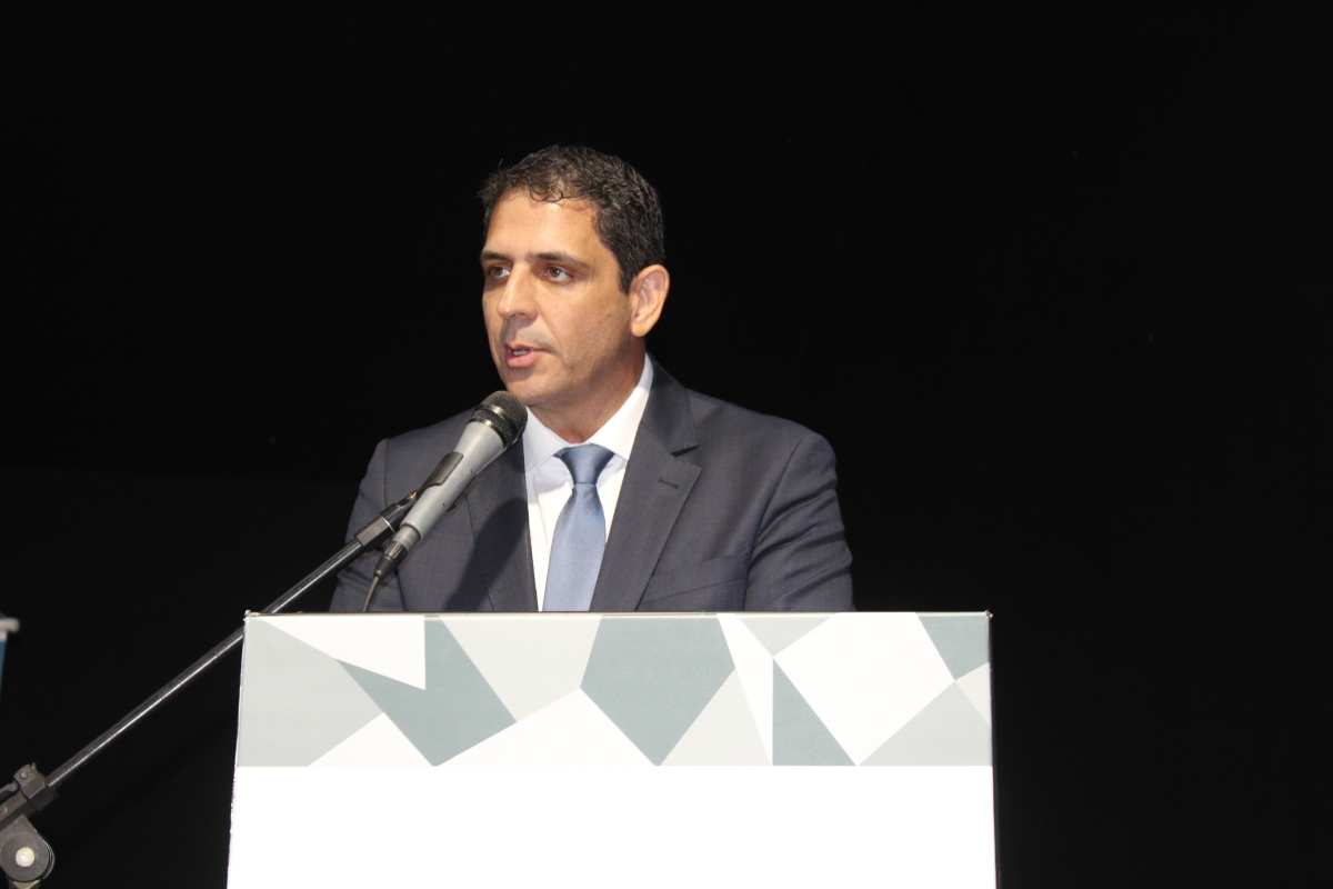 'Vamos juntos, com fé e determinação, manter Betim no rumo certo!', disse o prefeito eleito, Heron Guimarães