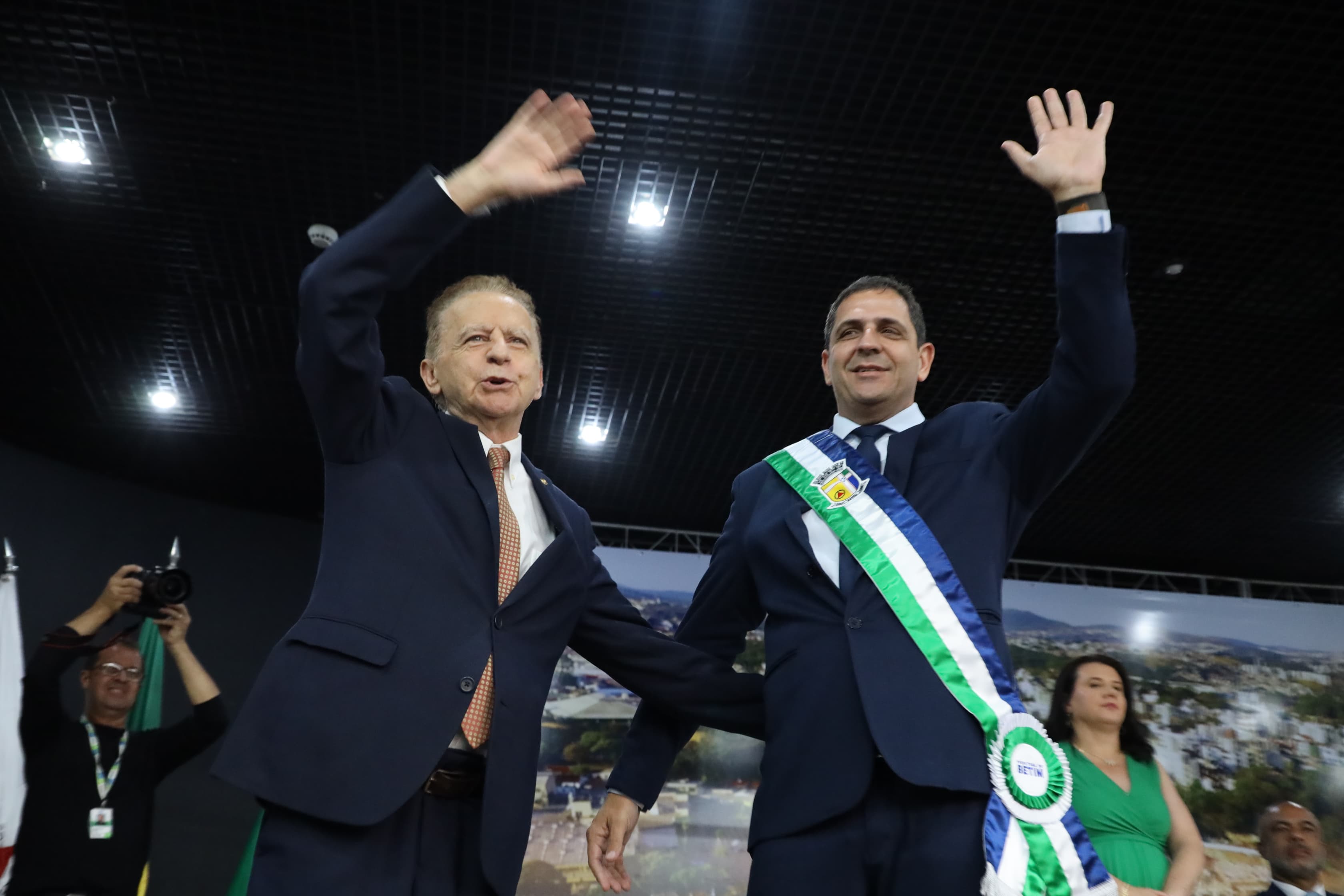 Heron Guimarães sucede a Vittorio Medioli, seu padrinho político e que geriu Betim entre 2017 e 2024