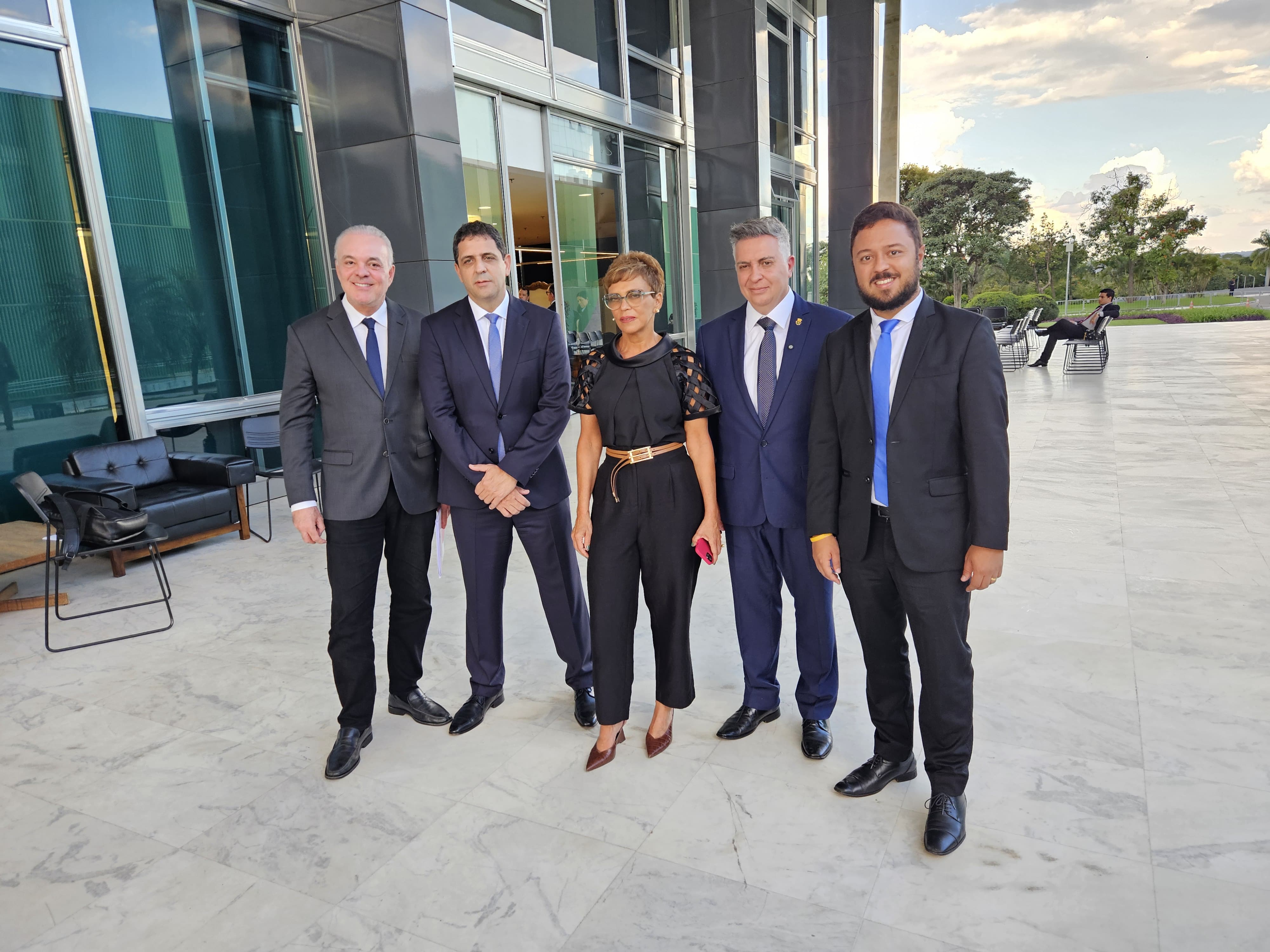 Prefeitos de Uberlândia, Betim, Contagem, Belo Horizonte e Nova Lima se reuniram, em Brasília, com a ministra Cármen Lúcia, do Supremo Tribunal Federal. Na pauta, eles debateram o andamento da ação de inconstitucionalidade contra a lei que alterou a distribuição do ICMS da educação.