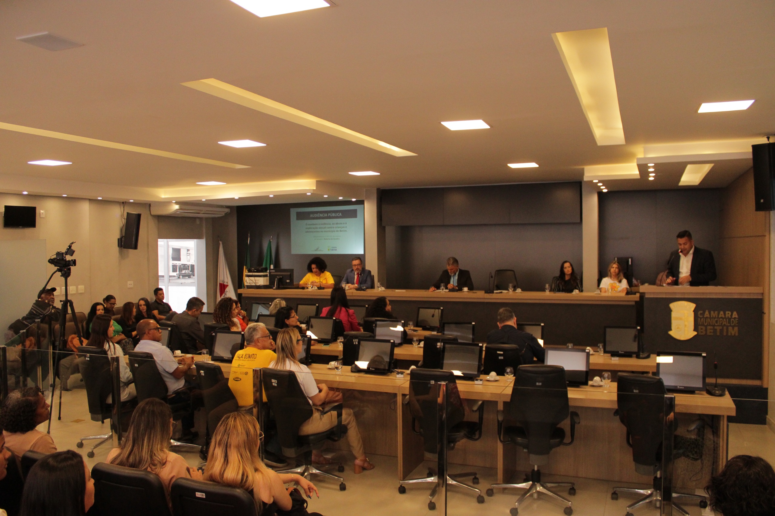 Evento na sede do Legislativo betinense marcou encerramento da campanha Maio Laranja