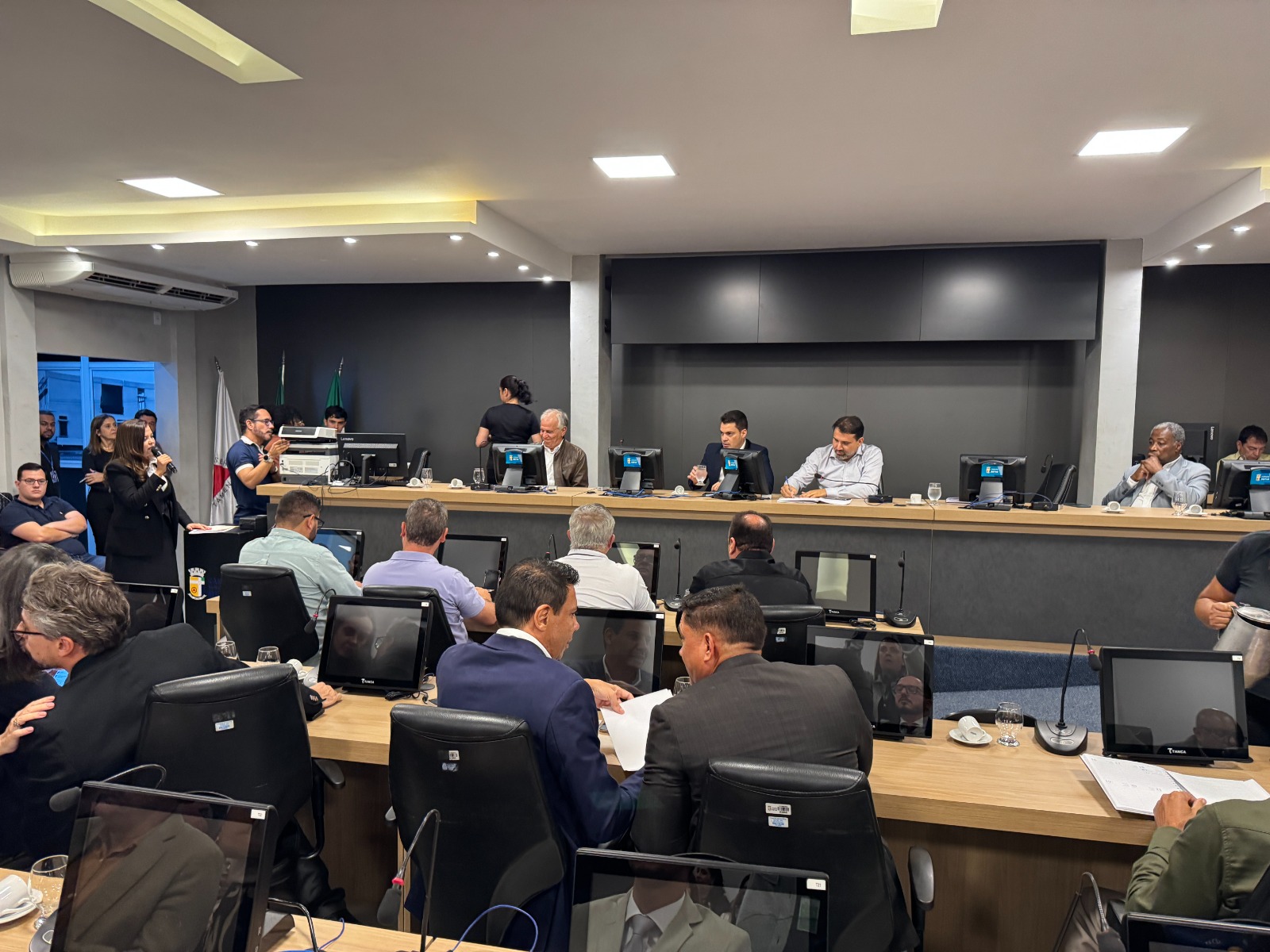 Políticos, juristas, educadores, pais e religiosos apresentaram seus pontos de vista