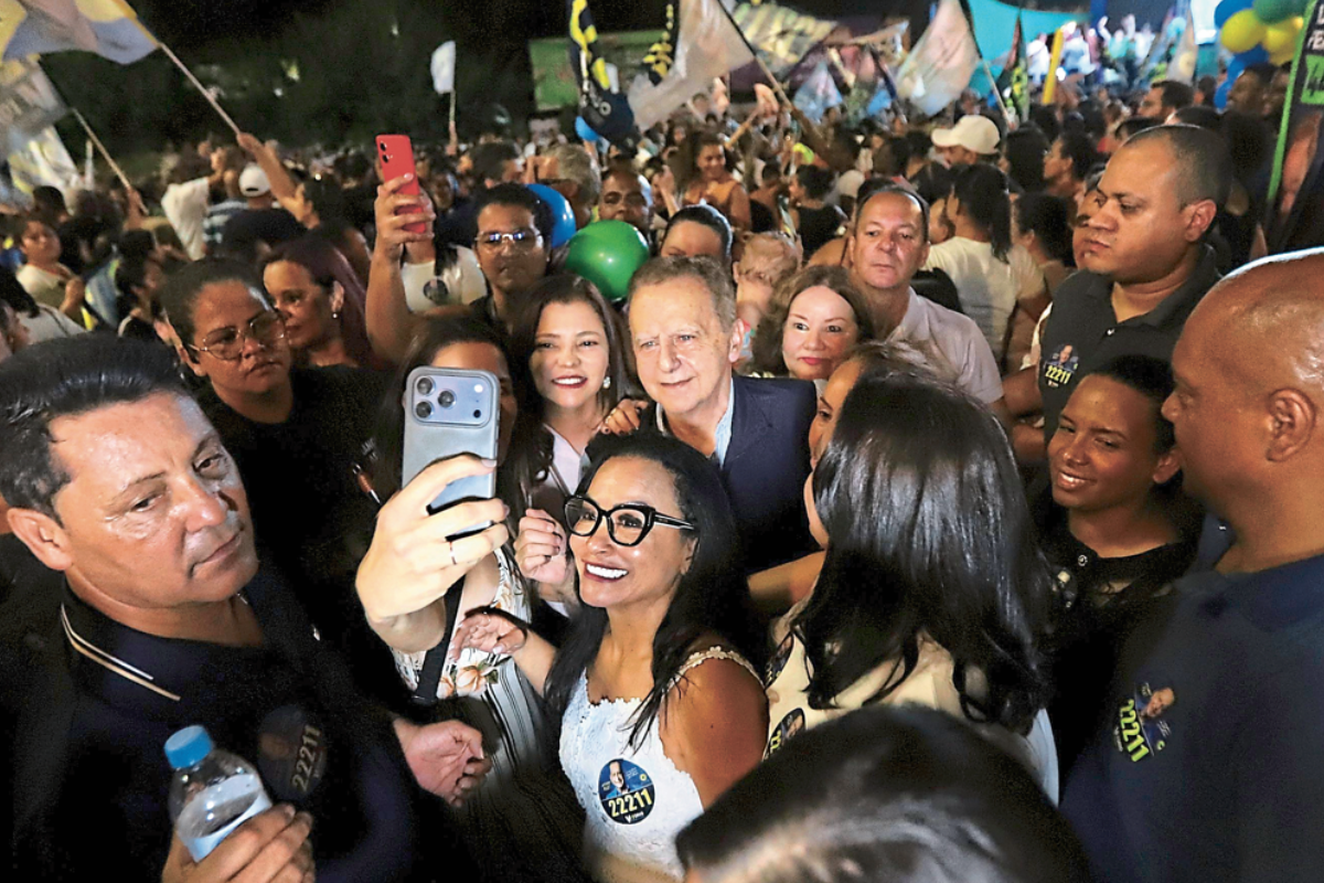 Ato de Vittorio nessa quinta (1º/10) reuniu milhares de apoiadores na Praça do Encontro