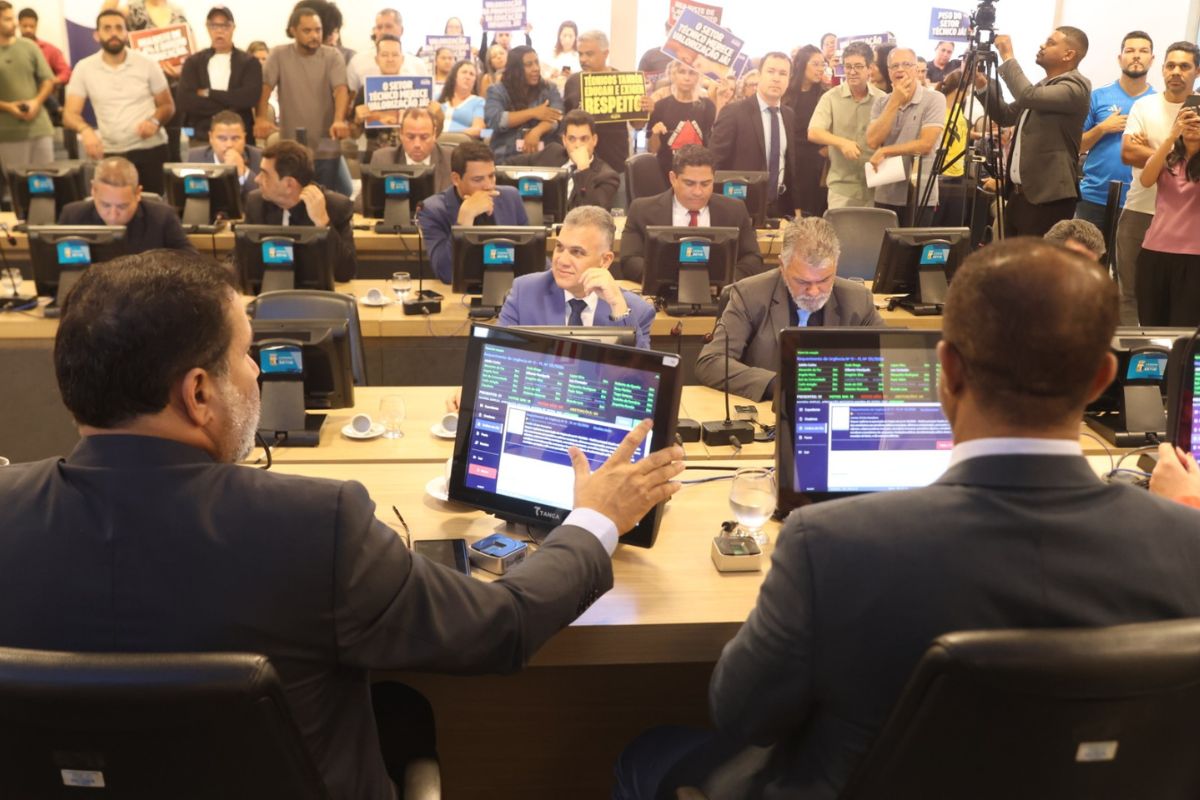 Projeto de lei foi apreciado em reunião extraordinária realizada nesta sexta (29)