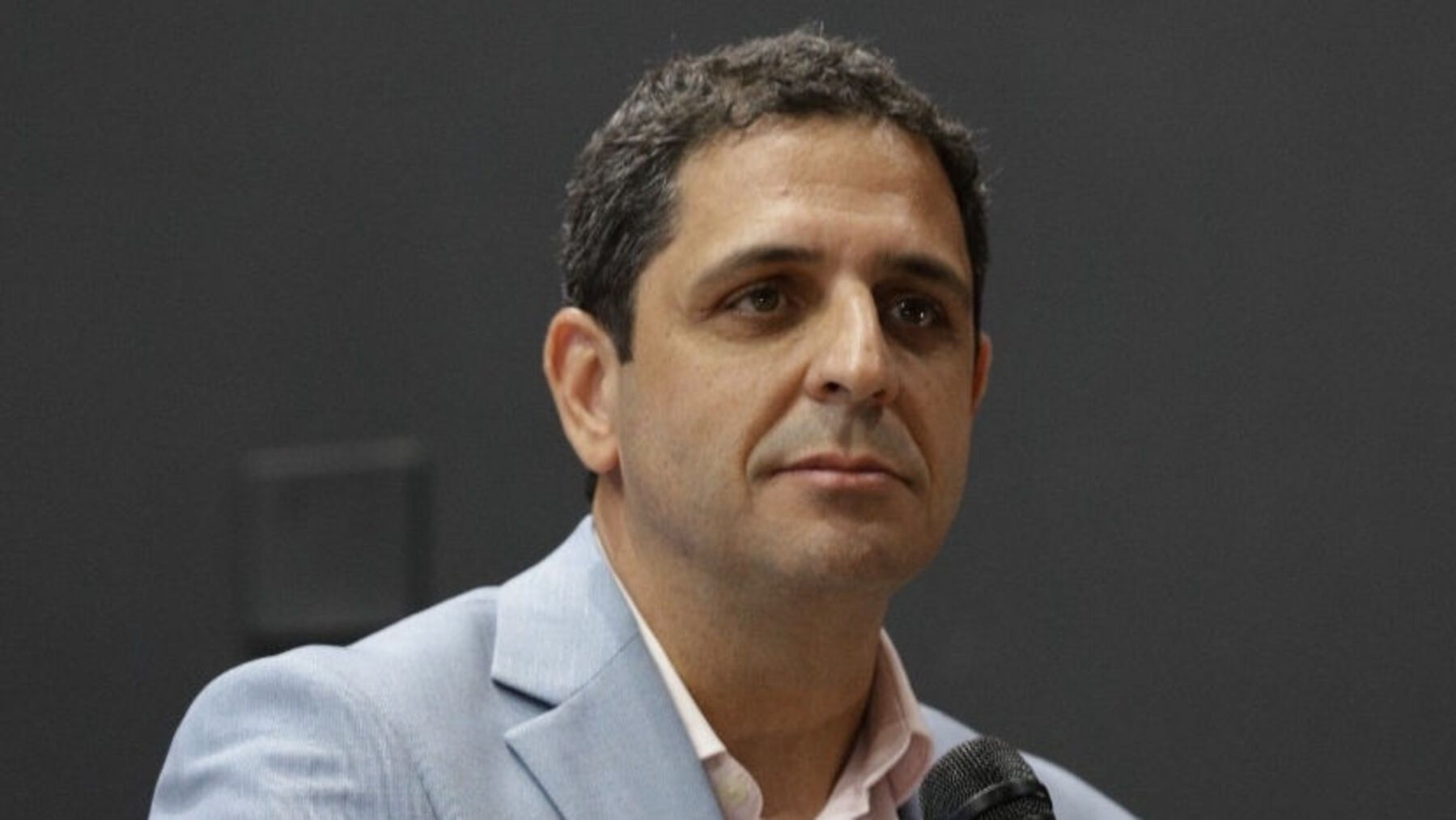 Secretário, que também é chefe de Gabinete, assume o posto de forma interina