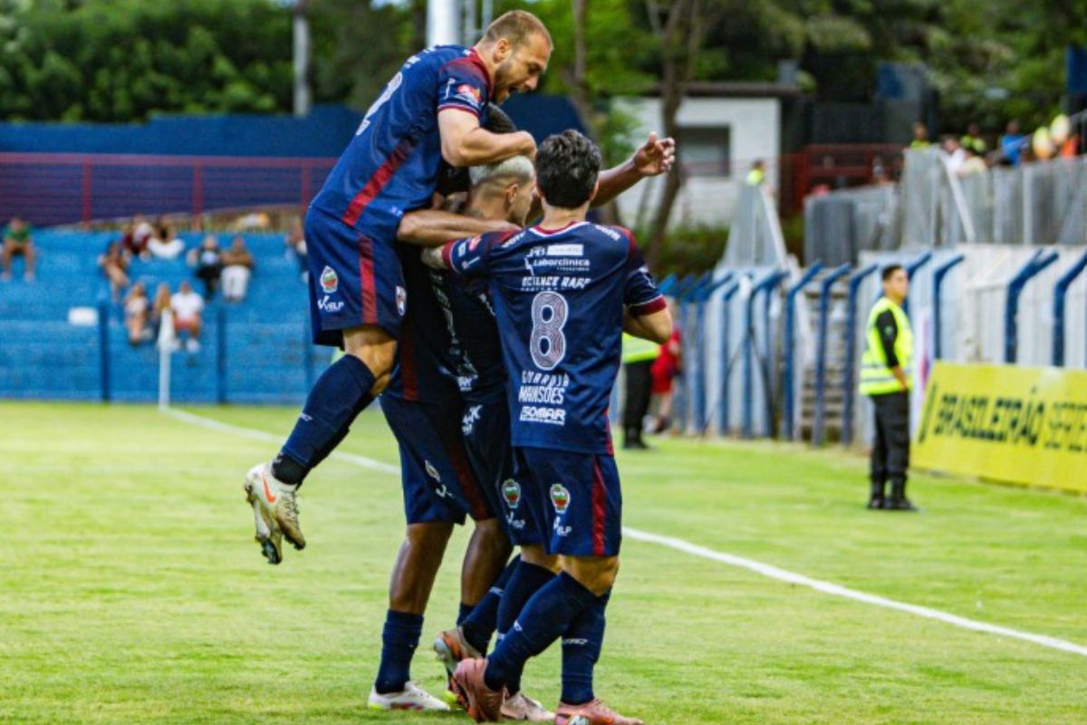 Partida, válida pela terceira rodada da competição, foi disputada no estádio Saraivão