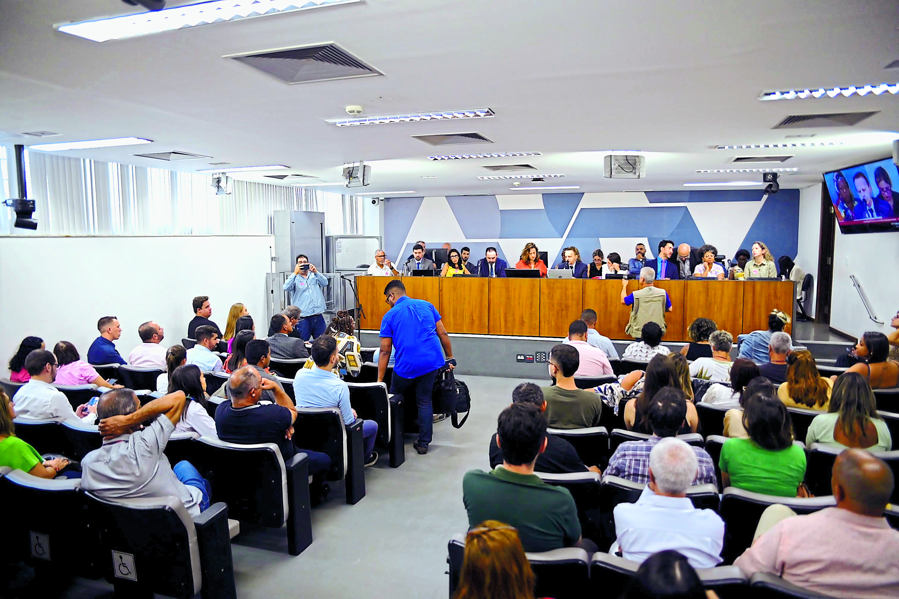 Representantes de municípios mineiros se reuniram em audiência na ALMG, na terça-feira (12)