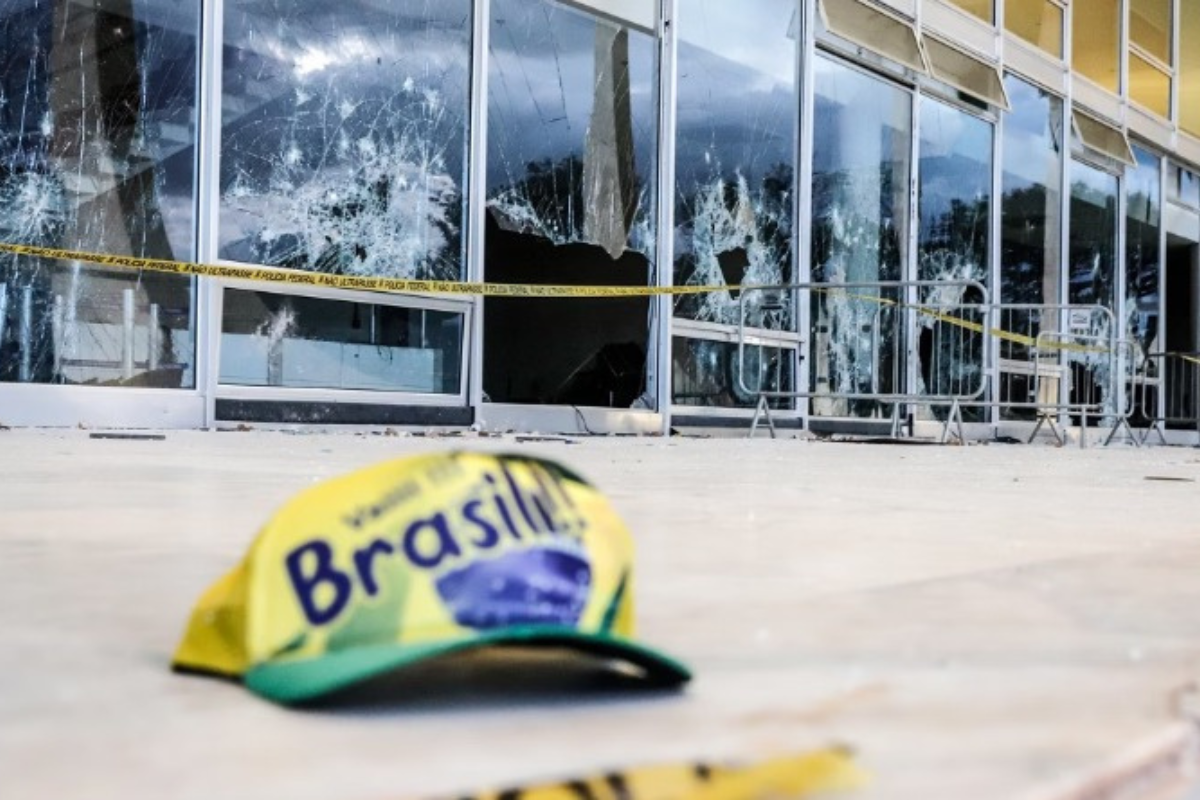 Vidros quebrados após protesto de 8 de janeiro de 2023, em Brasília
