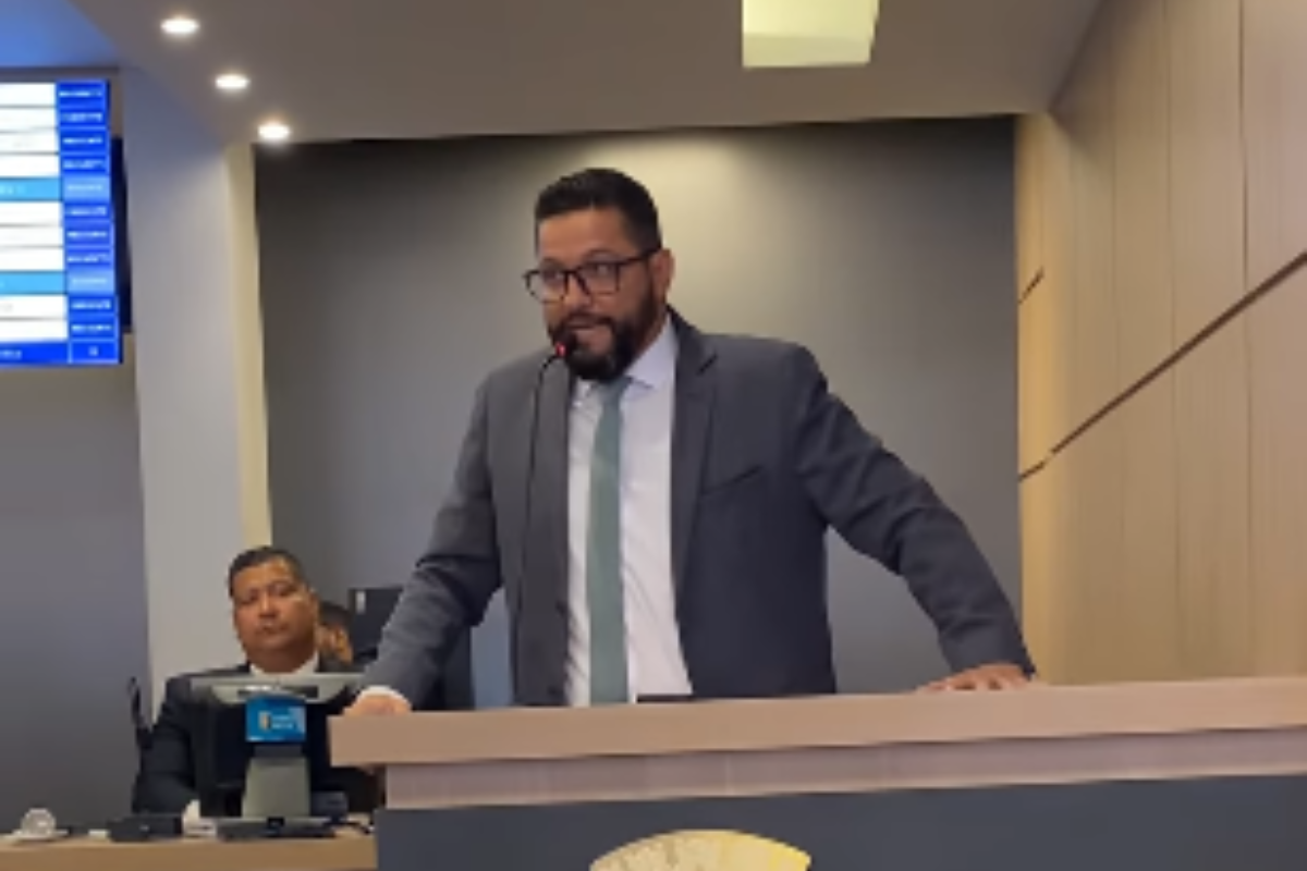 Vereador relembrou que investigada entrou na vida da família em 1998, quando era suplente no Legislativo e Marcão exercia seu primeiro mandato