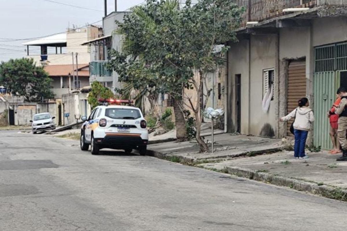 Corpo foi encontrado em uma casa na rua Passo Fundo, no bairro Campos Elíseos, em Betim